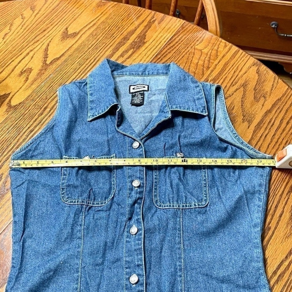 Vintage 1990s David Bitton Blue Denim Sleeveless Button Up Top - Picture 8 of 12